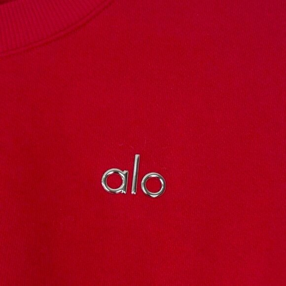 Alo Yoga Accolade Crew Neck Pullover And Accolade Short Set In Bold Red - Picture 5 of 15
